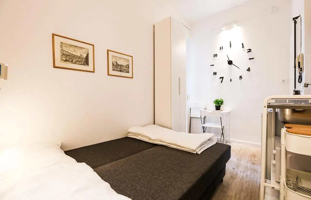 Apartament Raffaello Studio Flat Florencja 0*,